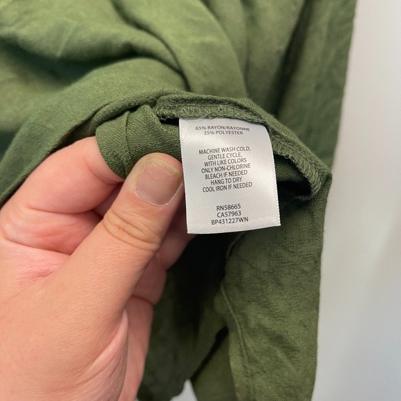 BP v-neck button down lightweight top - Picture 4 of 5